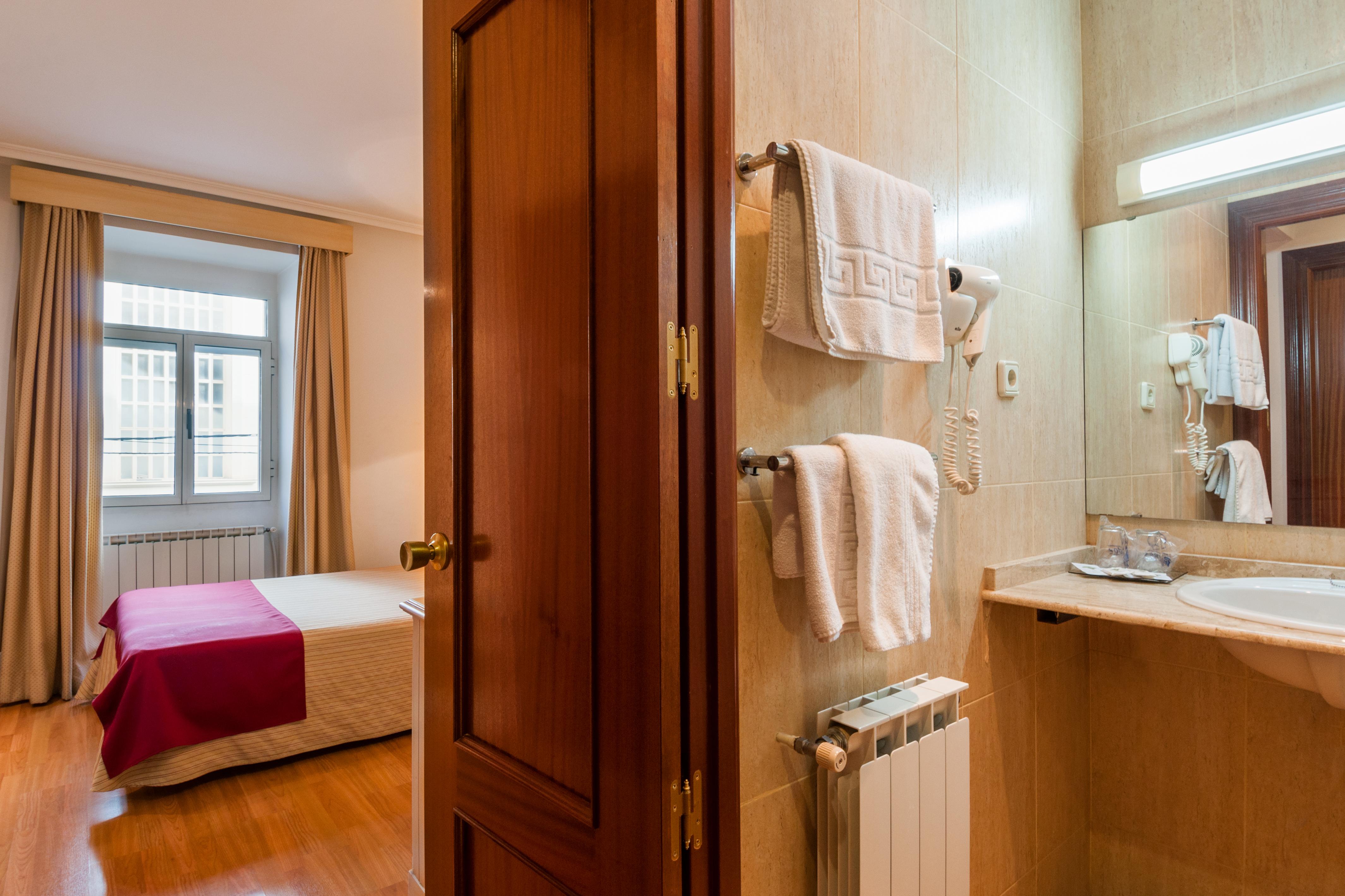 Hotel Victoria Linares  Eksteriør bilde