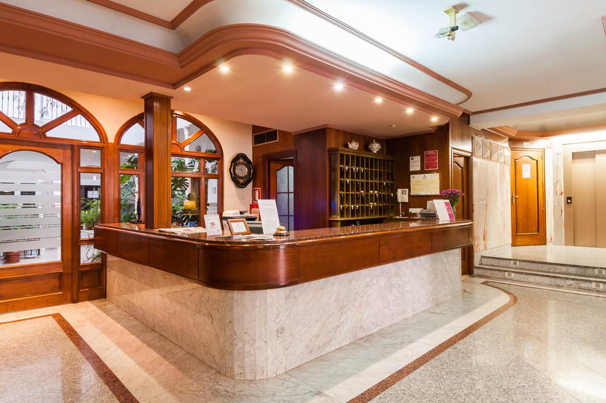 Hotel Victoria Linares  Eksteriør bilde