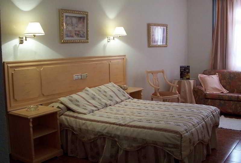 Hotel Victoria Linares  Eksteriør bilde
